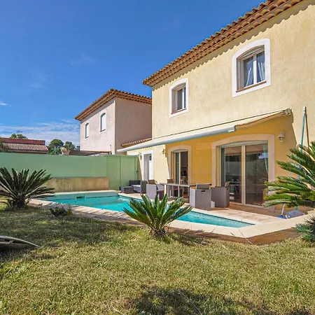 Lovely In Raphael Holiday home